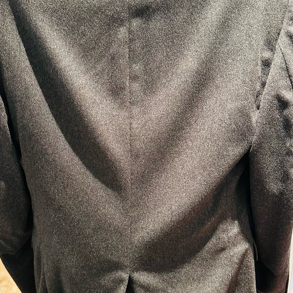 Jos.A. Bank 100% Cashmere Sport Coat. - Picture 3 of 7